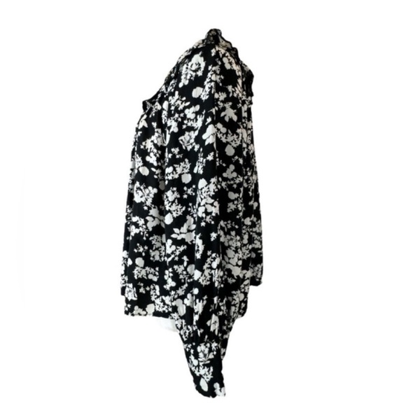 ZARA Black & White Floral Blouse Keyhole Neck w/Elastic Button Fastener, Size M. - Picture 4 of 11